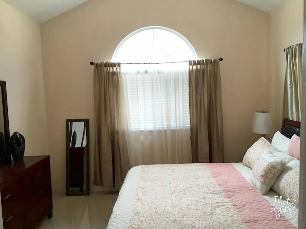 Tatil Evi Caymanas Estate Beautiful Three Bedroom House Spanish Town