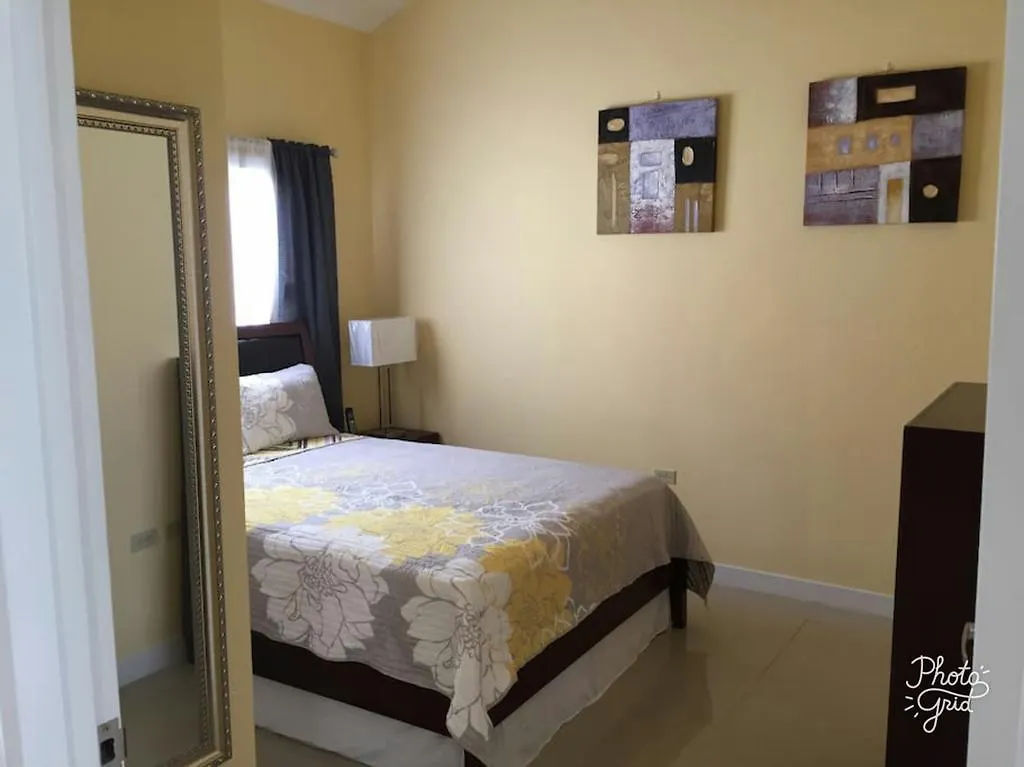 Tatil Evi Caymanas Estate Beautiful Three Bedroom House Spanish Town Jamaika
